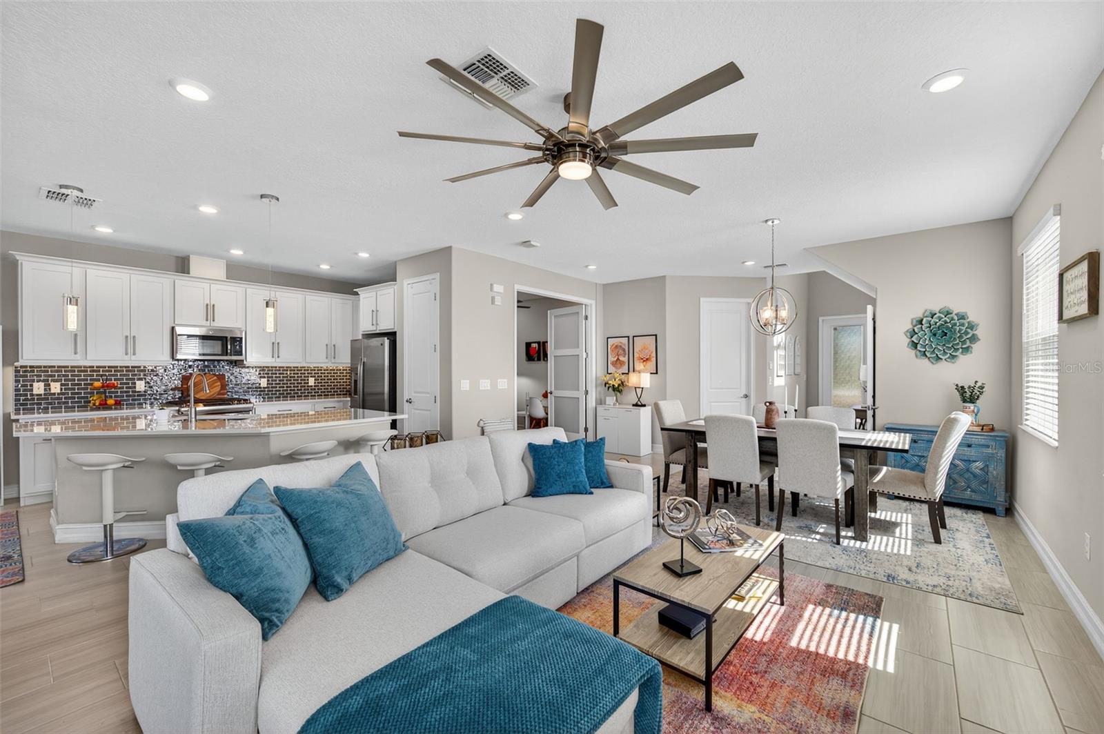 Image 12 of 90 For 4831 Isola Court