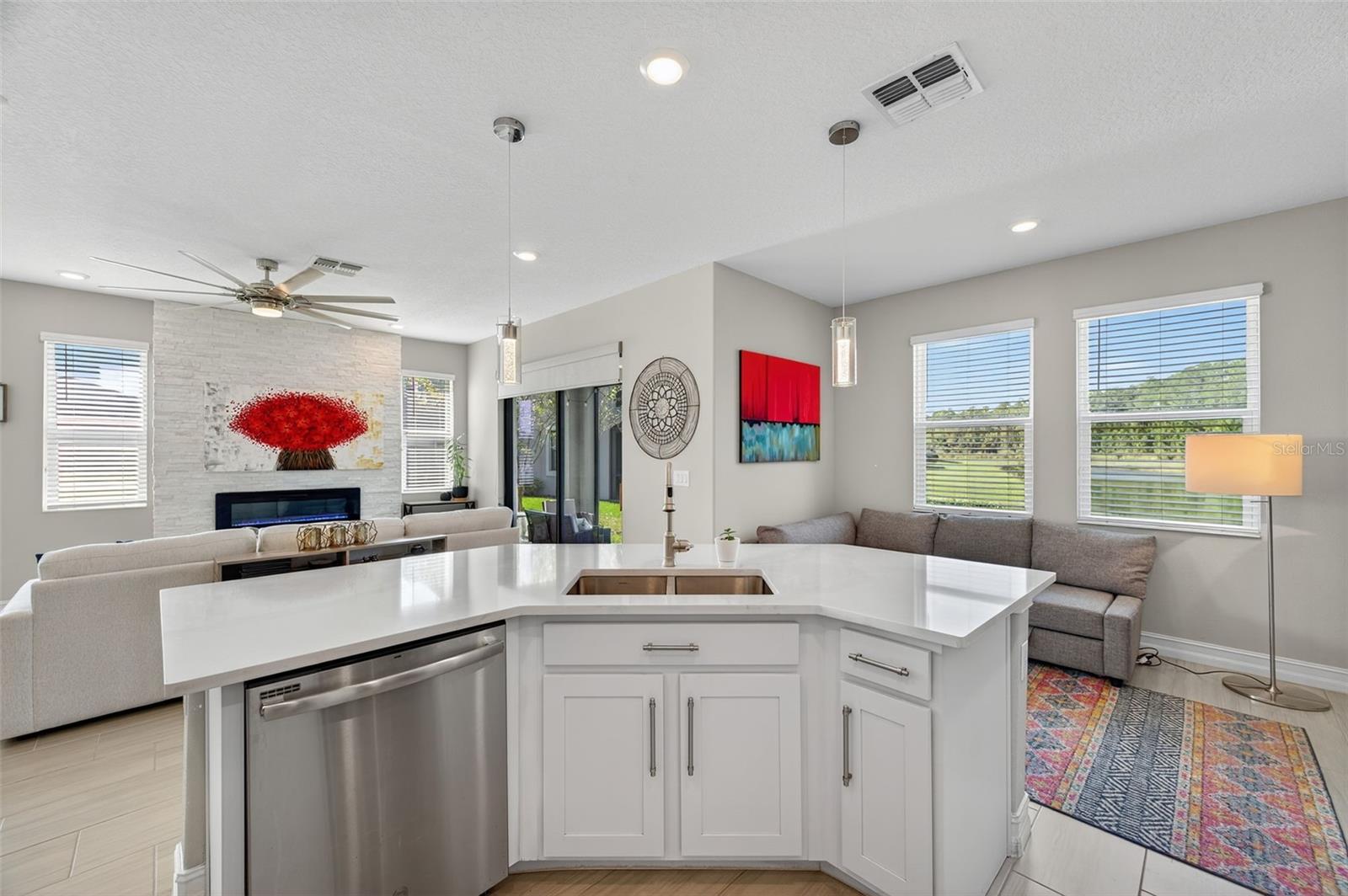 Image 15 of 90 For 4831 Isola Court