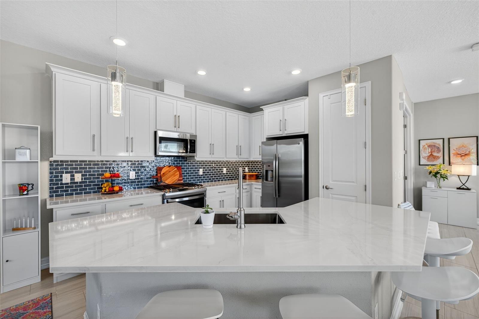 Image 17 of 90 For 4831 Isola Court