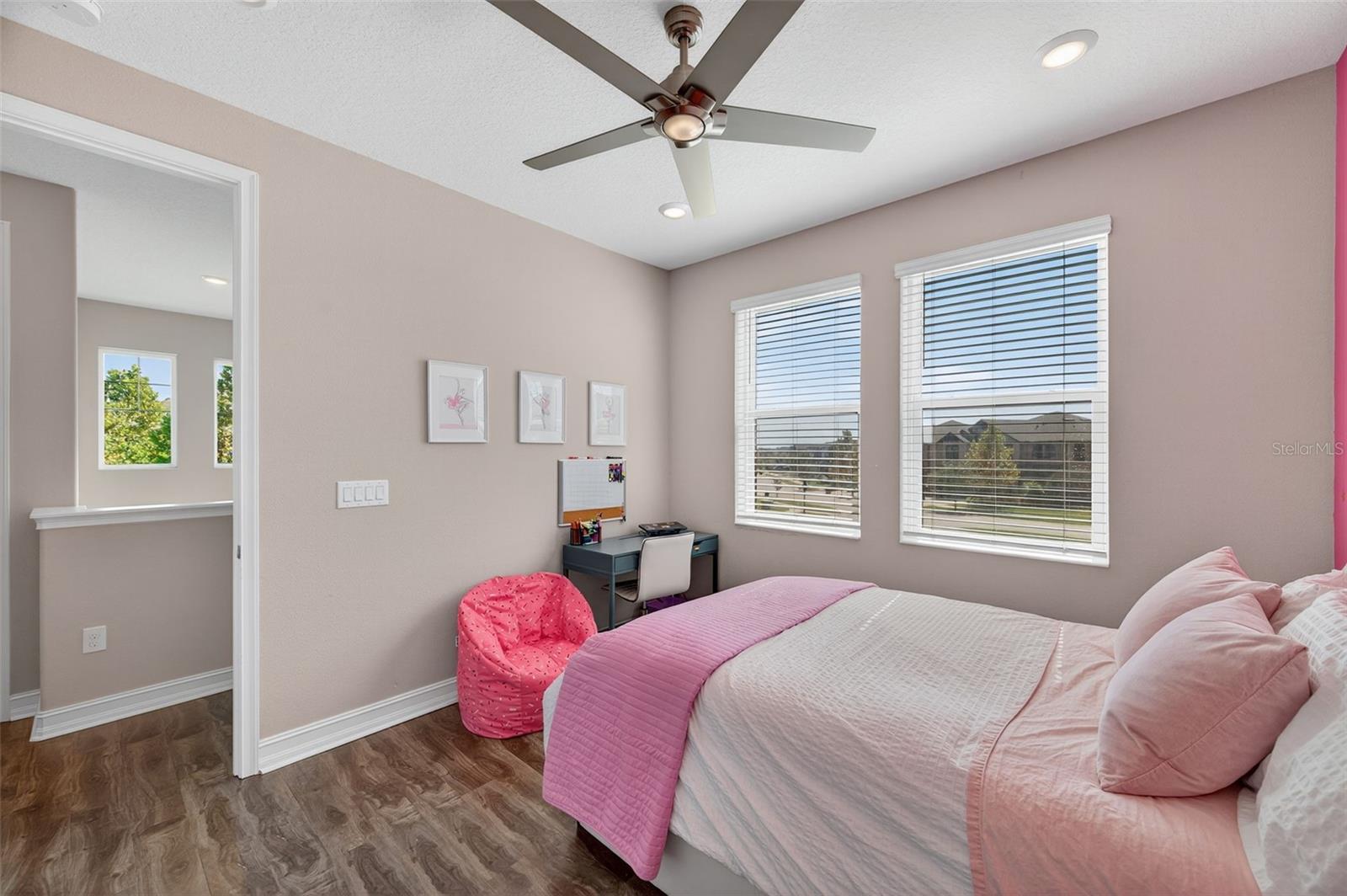 Image 25 of 90 For 4831 Isola Court