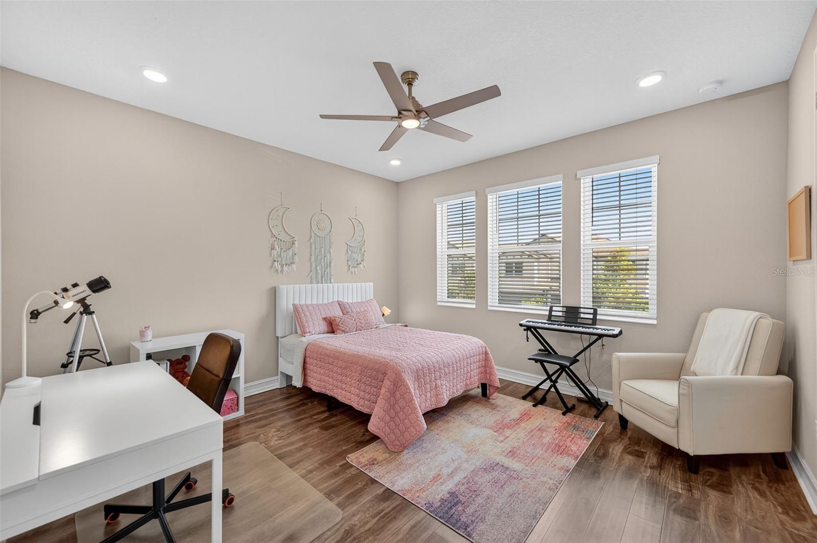 Image 27 of 90 For 4831 Isola Court