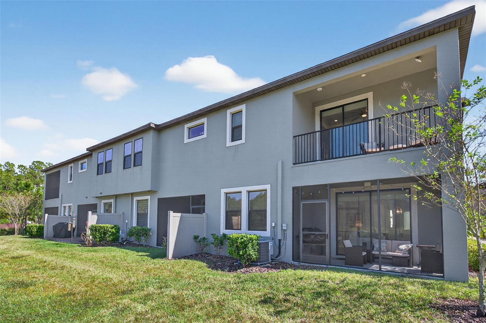 Image 44 of 90 For 4831 Isola Court