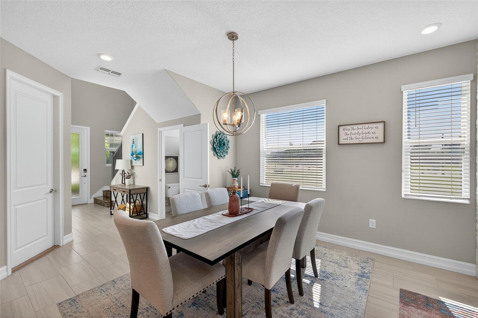 Image 7 of 90 For 4831 Isola Court