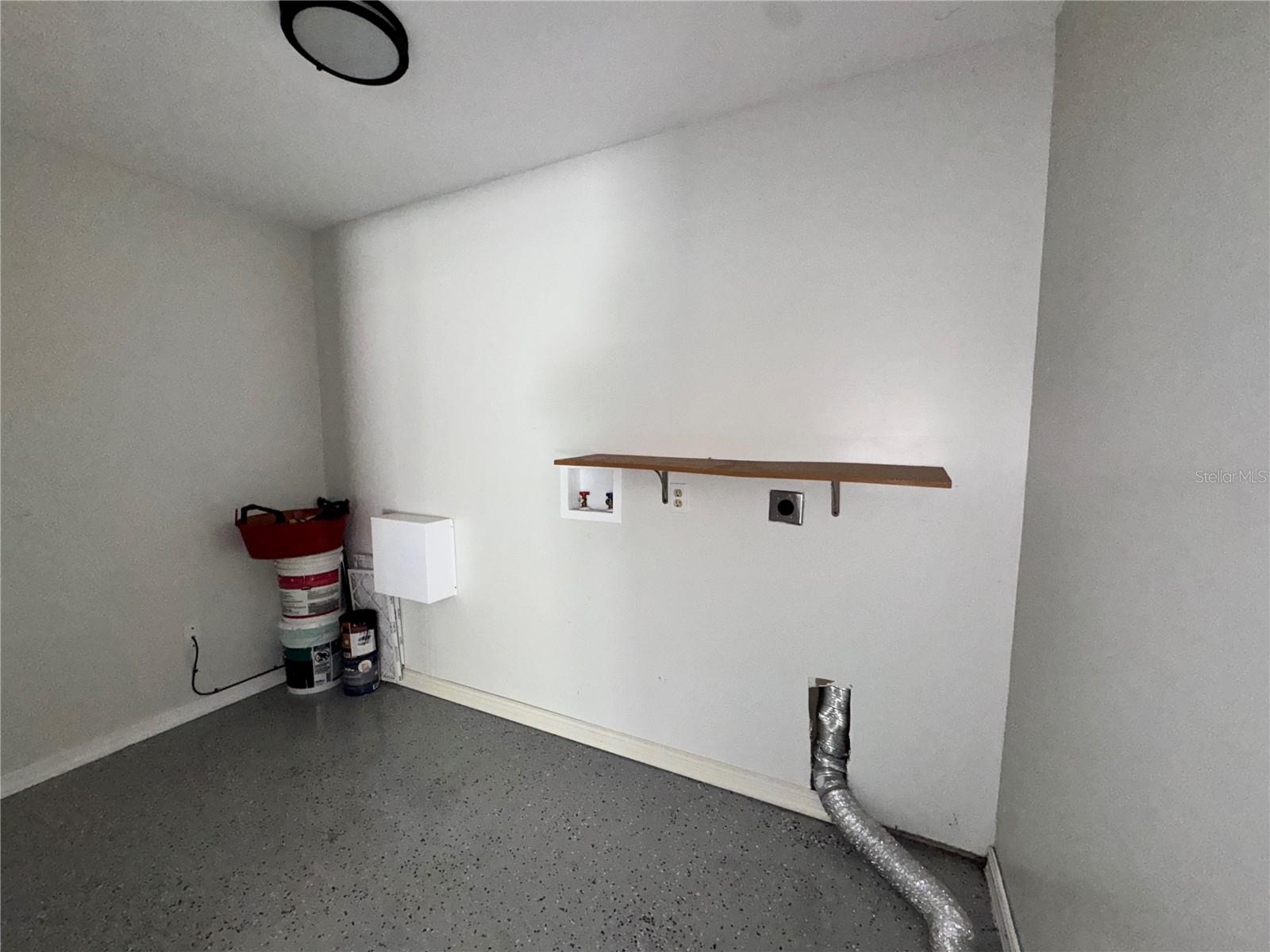 Image 11 of 12 For 321 Safford Avenue