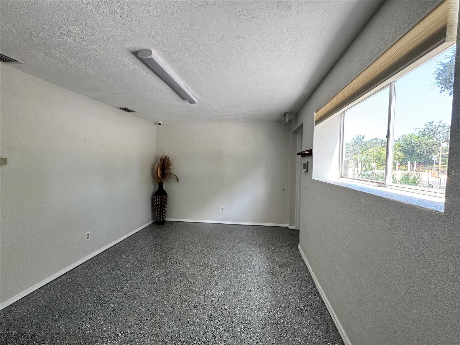 Image 12 of 12 For 321 Safford Avenue