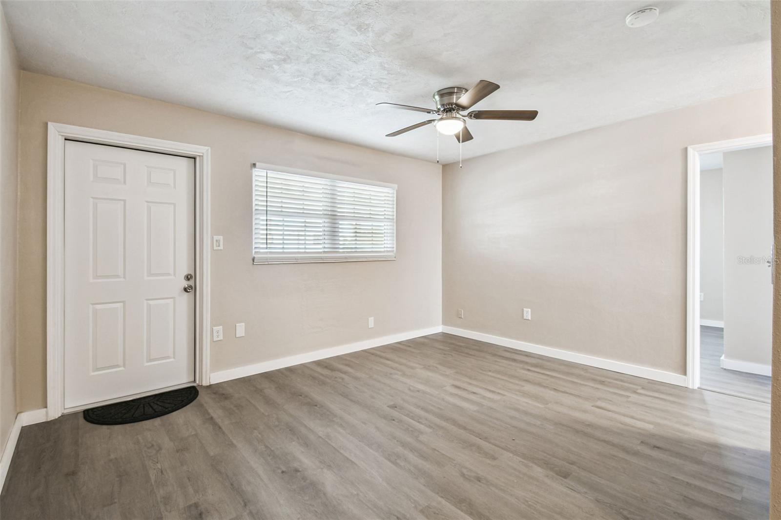 Image 11 of 25 For 337 4th Street W A