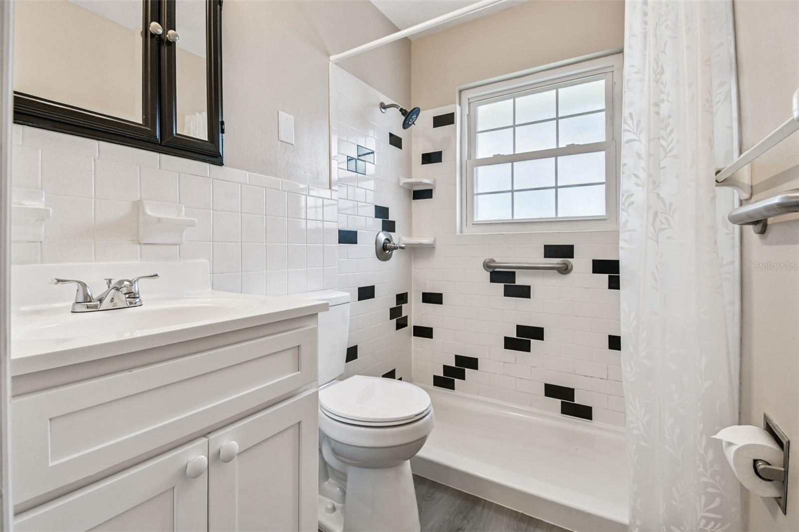 Image 18 of 25 For 337 4th Street W A