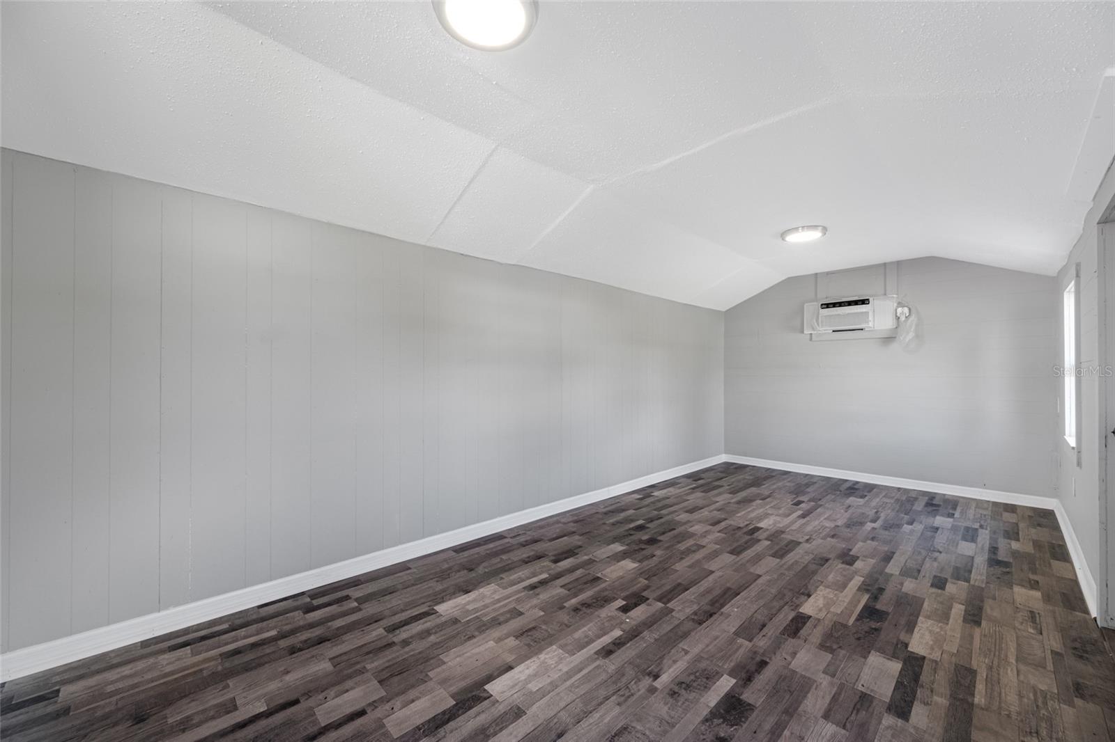 Image 16 of 47 For 203 Dixie Place