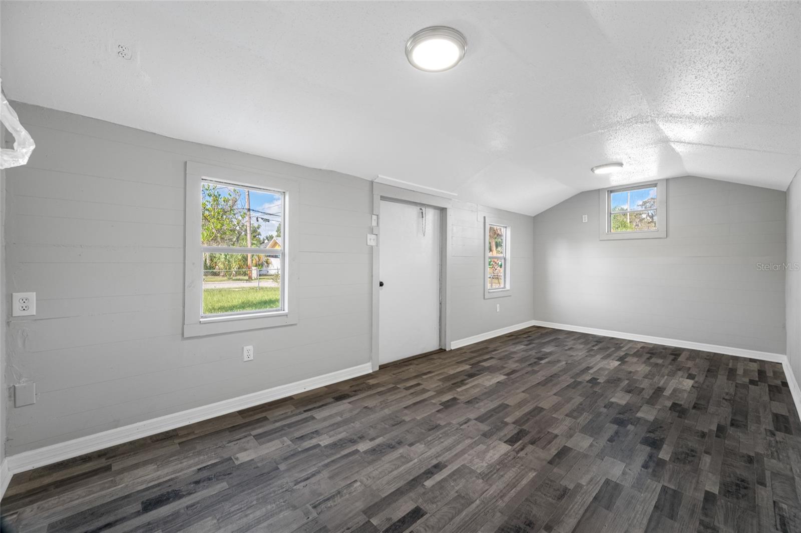 Image 18 of 47 For 203 Dixie Place