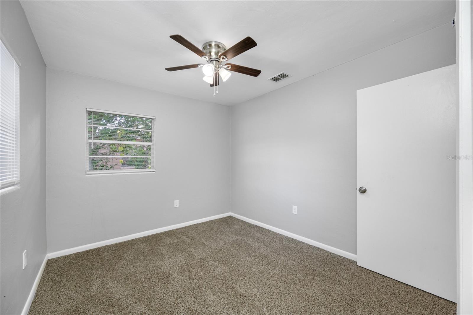 Image 26 of 47 For 203 Dixie Place