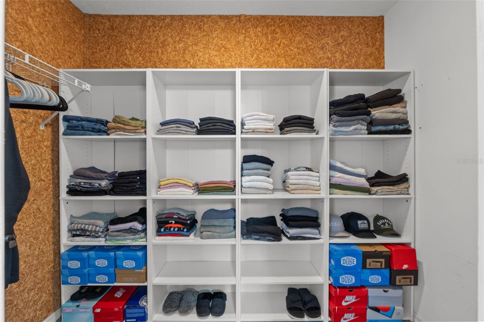 Listing photo id 20 for 640 Hartford Street