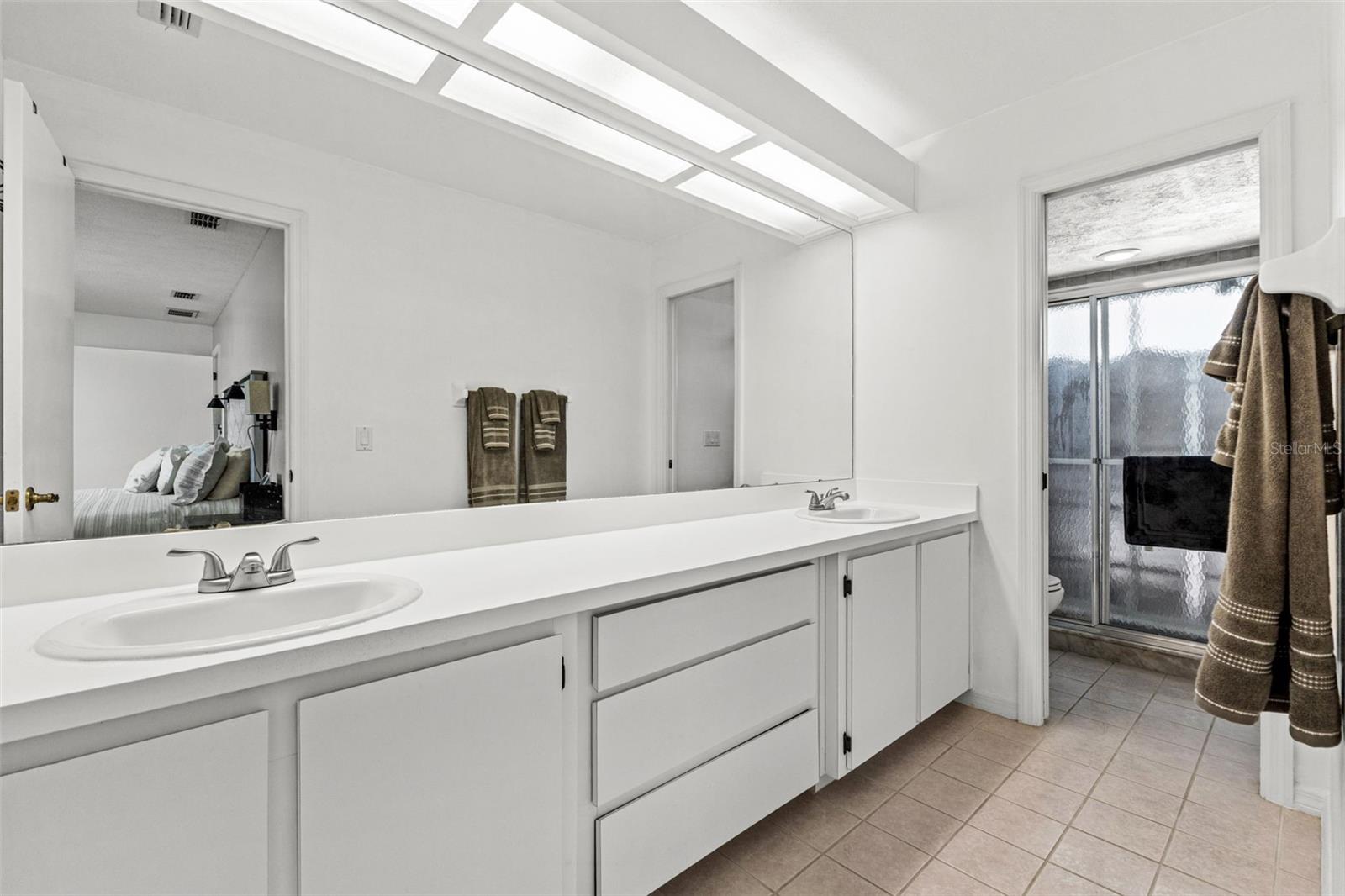 Listing photo id 22 for 640 Hartford Street