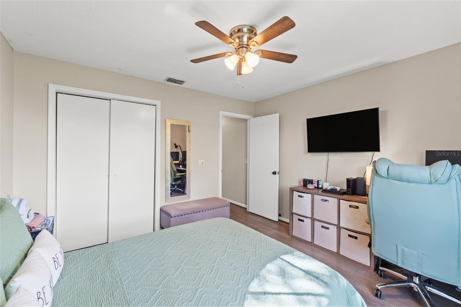 Listing photo id 30 for 640 Hartford Street