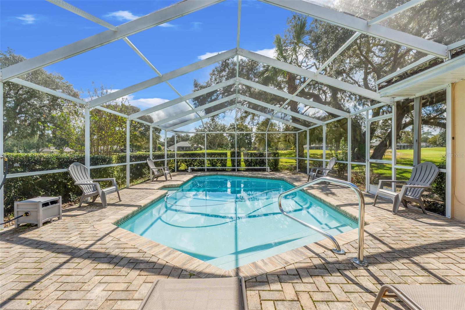 Listing photo id 33 for 640 Hartford Street