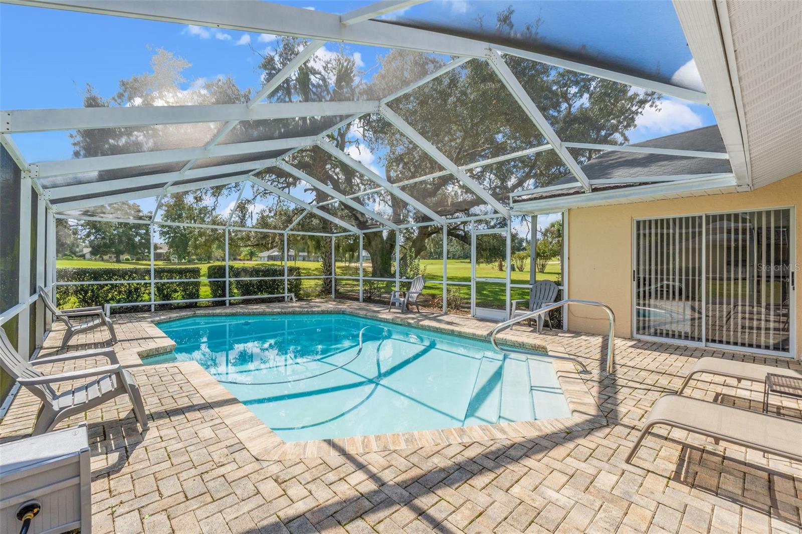 Listing photo id 34 for 640 Hartford Street