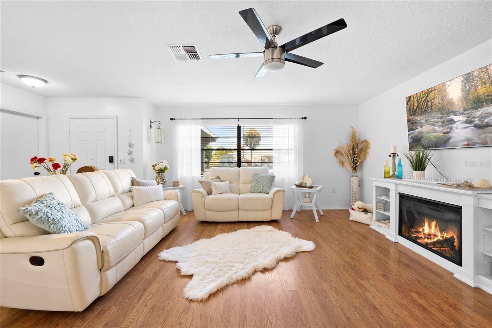 Image 11 of 56 For 8998 Lismore Court