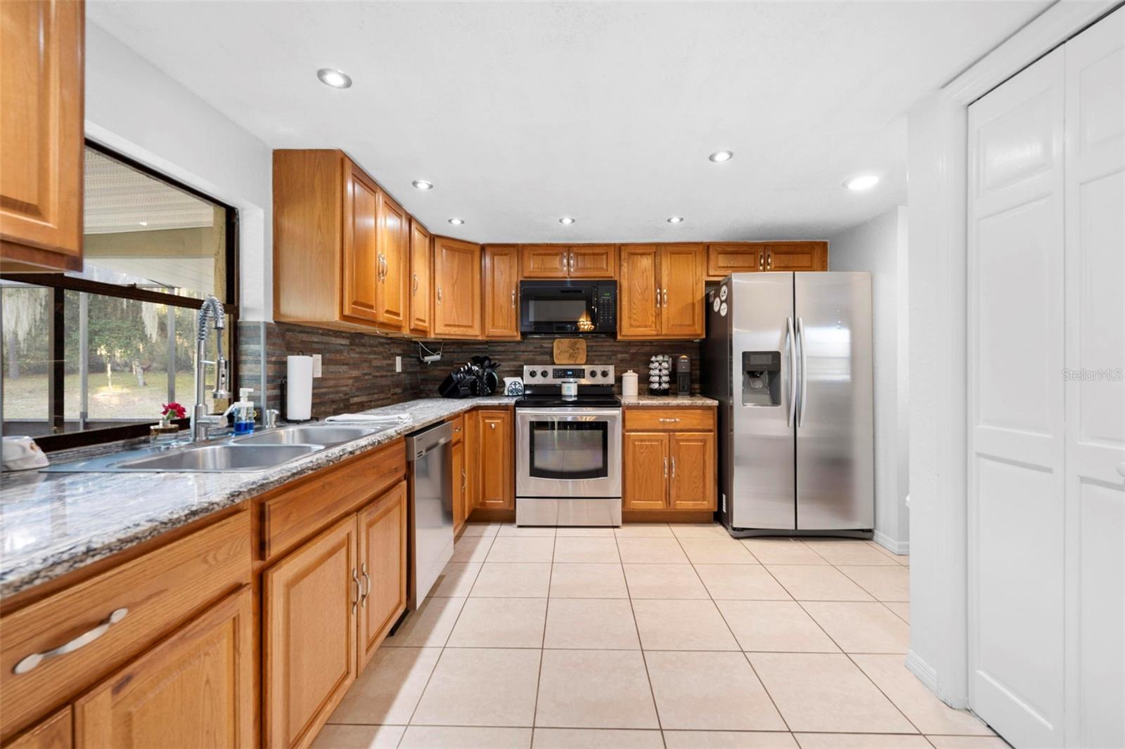 Image 20 of 56 For 8998 Lismore Court