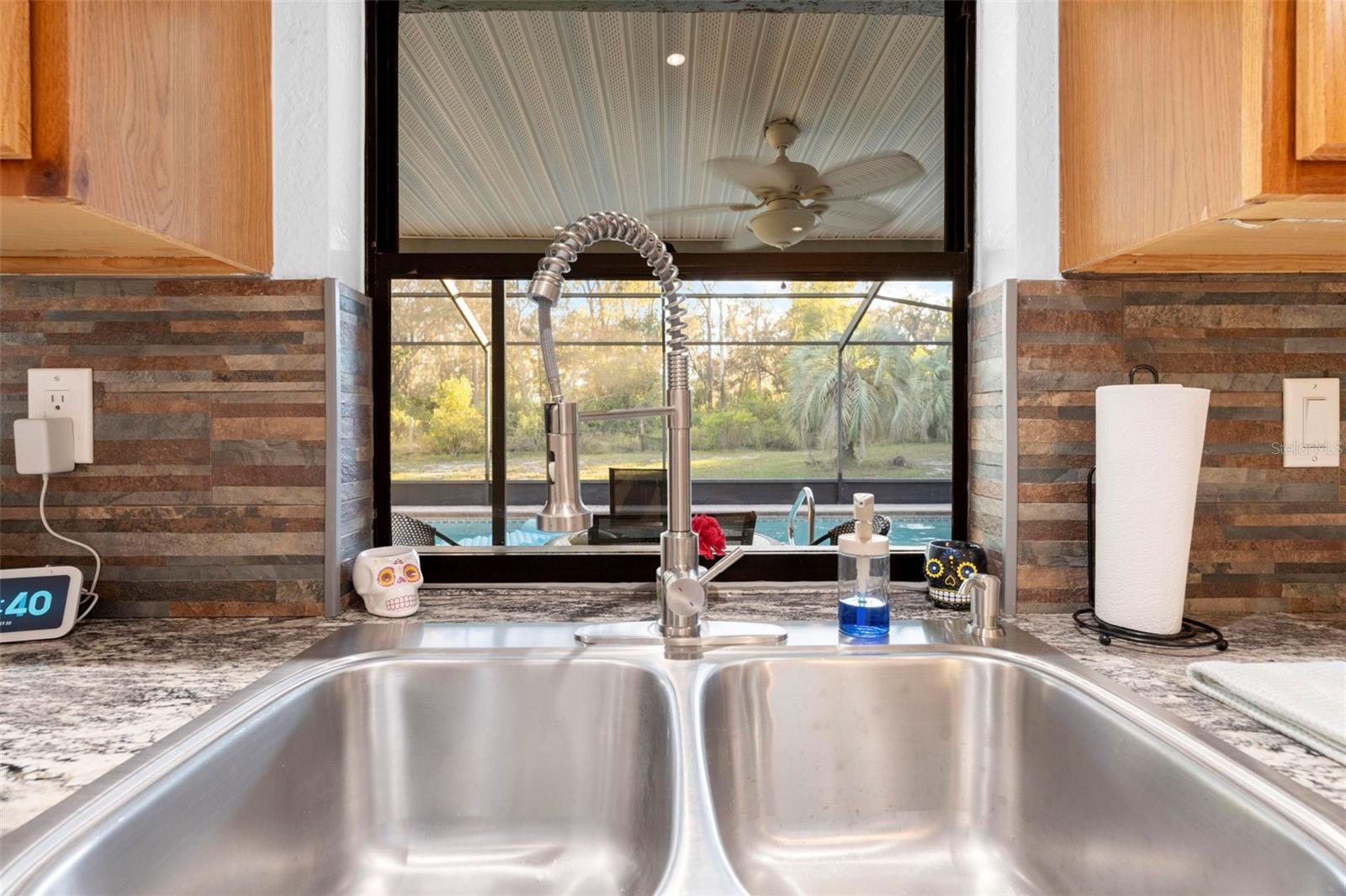 Image 21 of 56 For 8998 Lismore Court