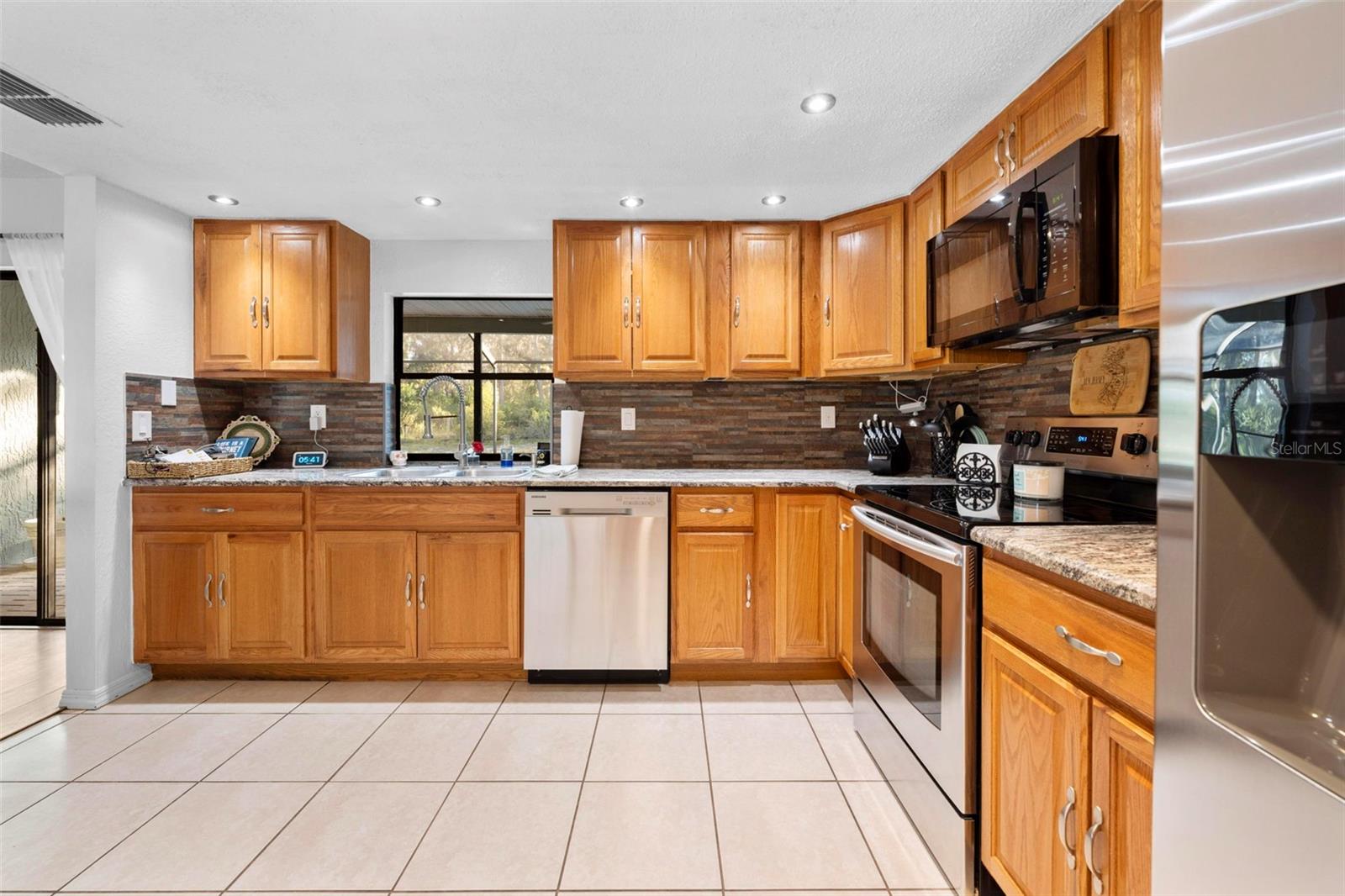 Image 23 of 56 For 8998 Lismore Court