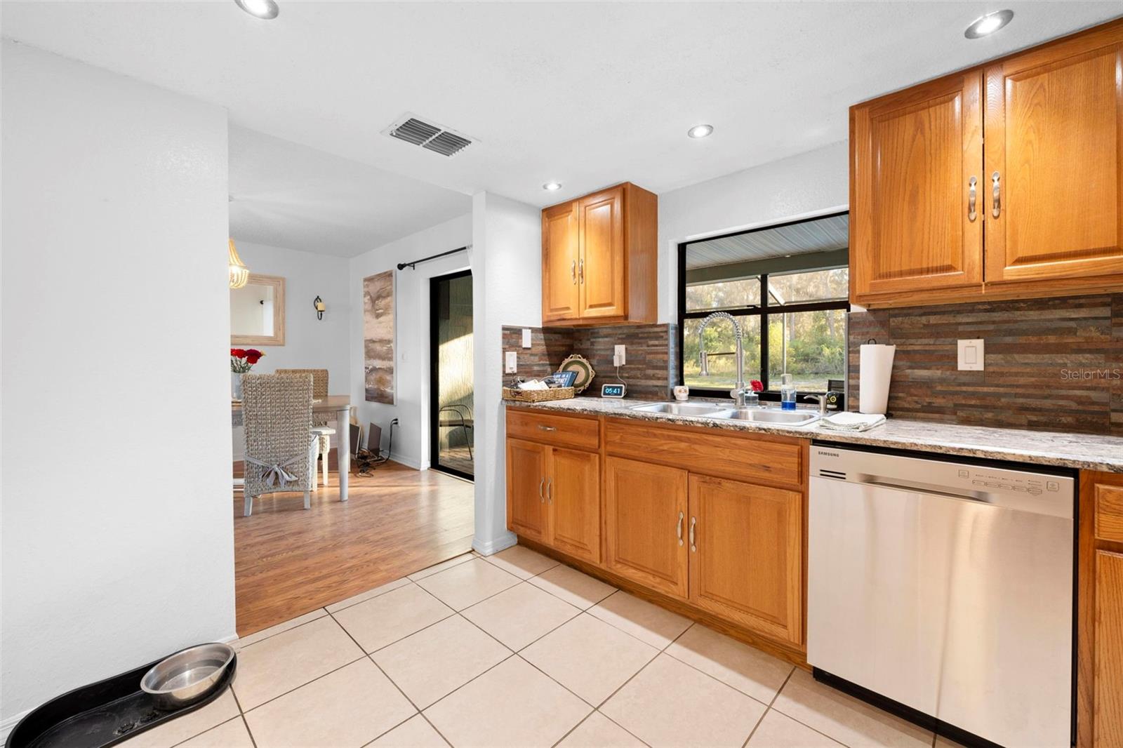 Image 24 of 56 For 8998 Lismore Court