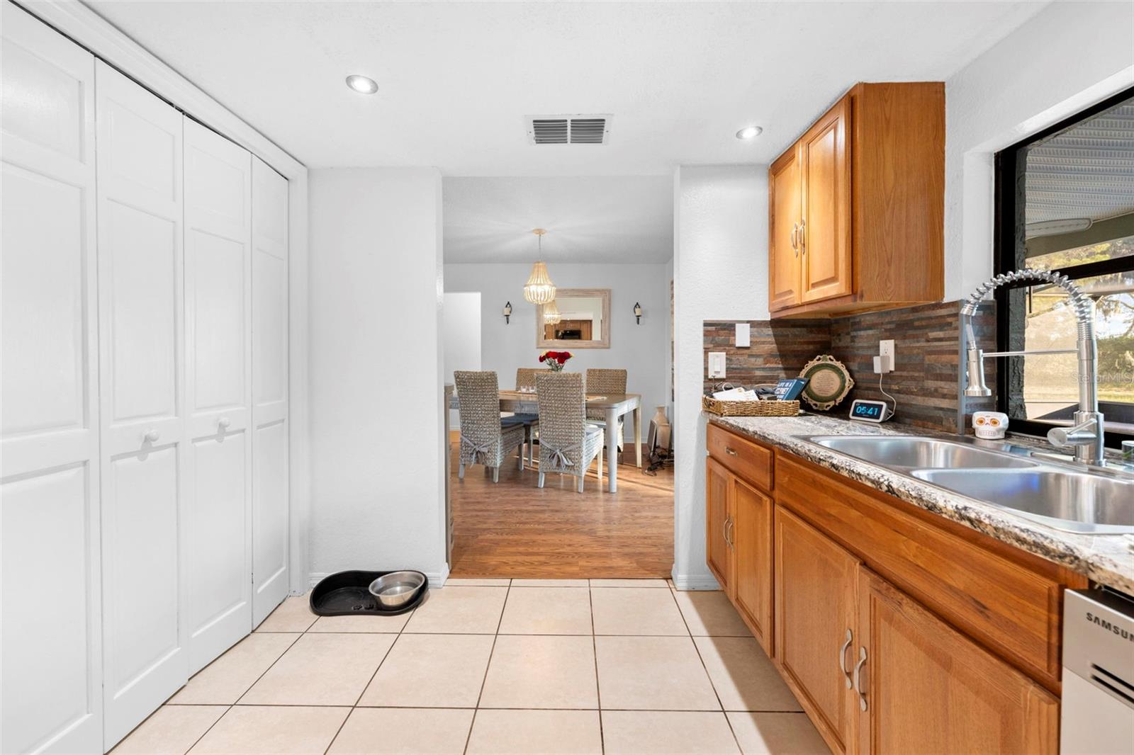 Image 25 of 56 For 8998 Lismore Court