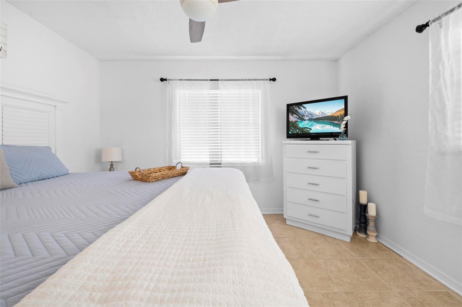 Image 28 of 56 For 8998 Lismore Court