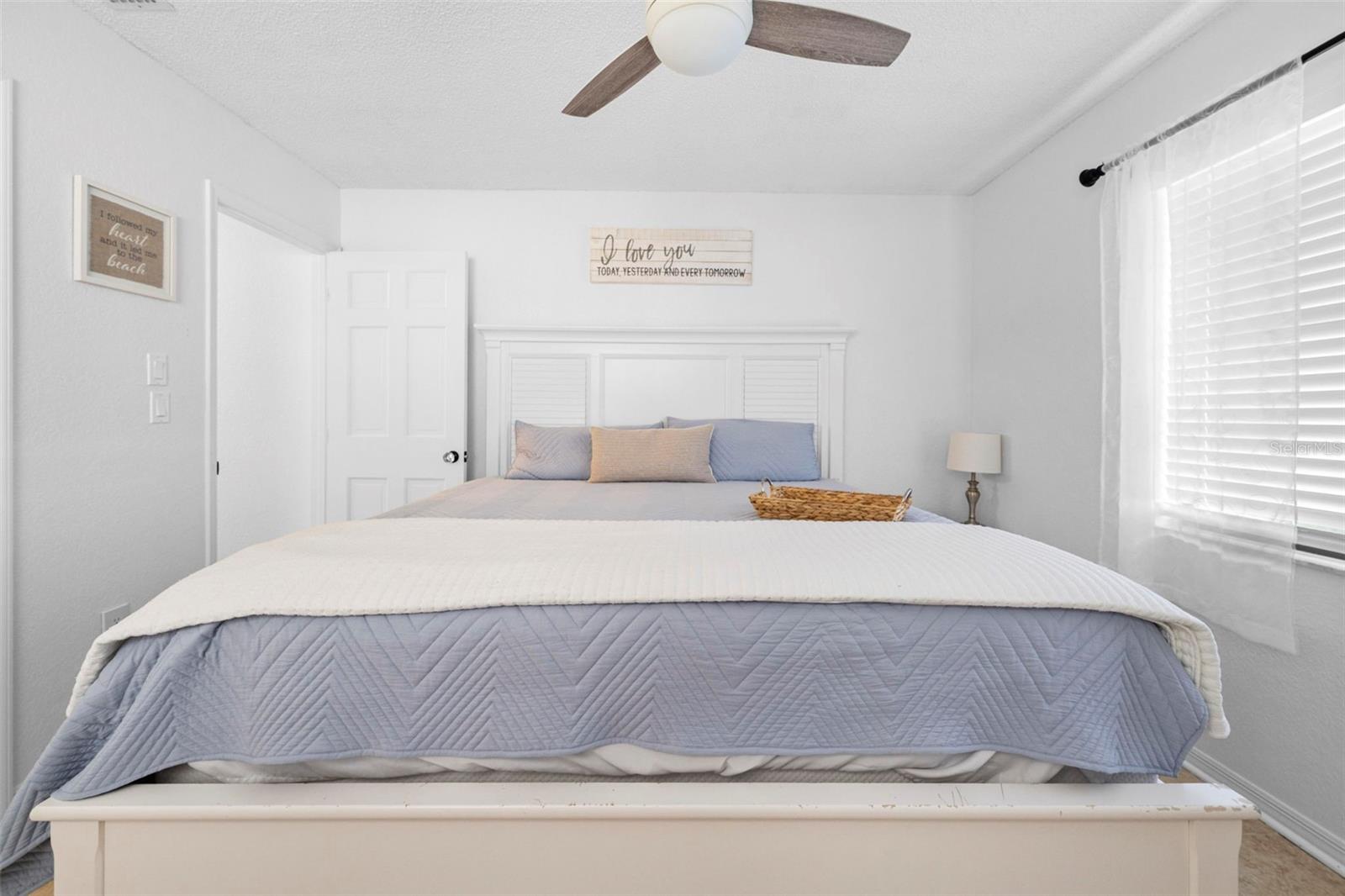 Image 29 of 56 For 8998 Lismore Court