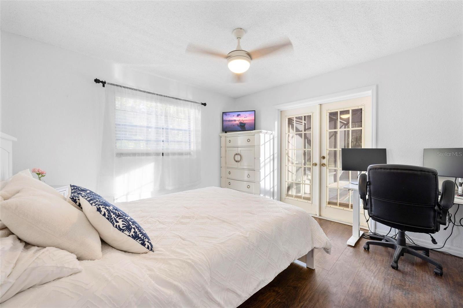 Image 33 of 56 For 8998 Lismore Court