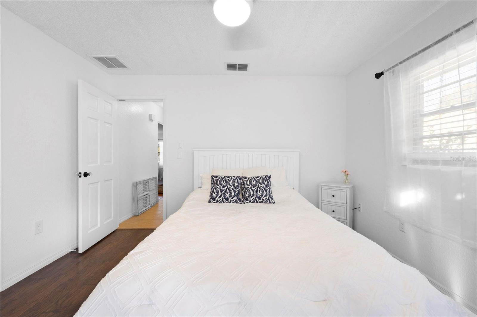 Image 34 of 56 For 8998 Lismore Court