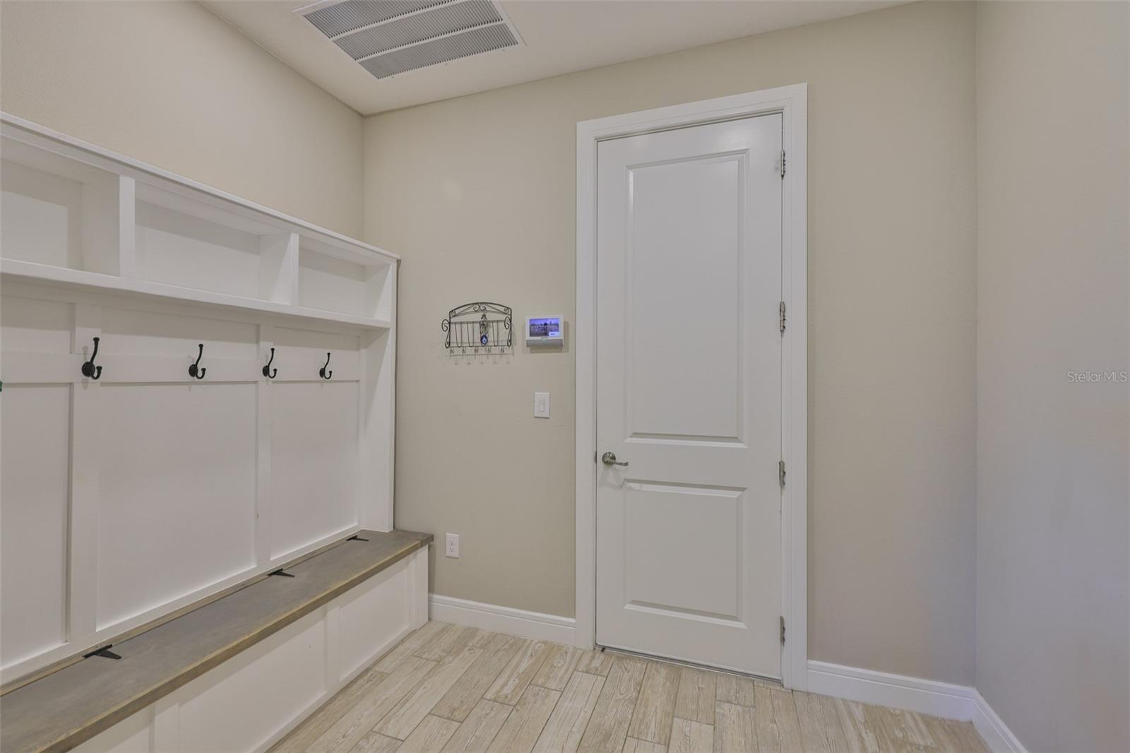 Image 28 of 68 For 2866 Quail Crest Court