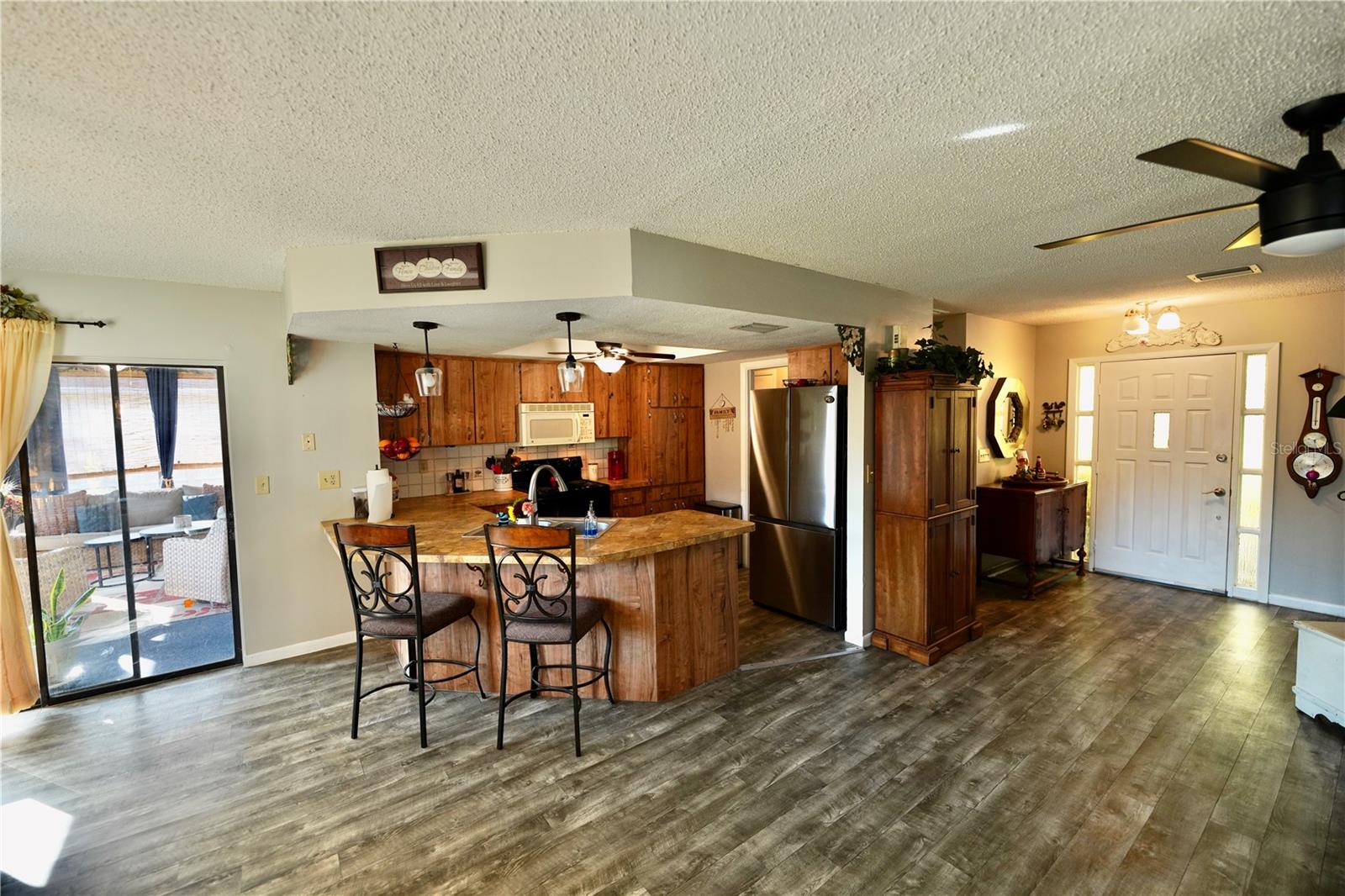 Image 7 of 21 For 9388 Vancouver Road