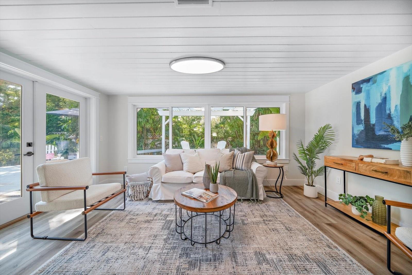 Image 14 of 48 For 503 Poinsettia Road