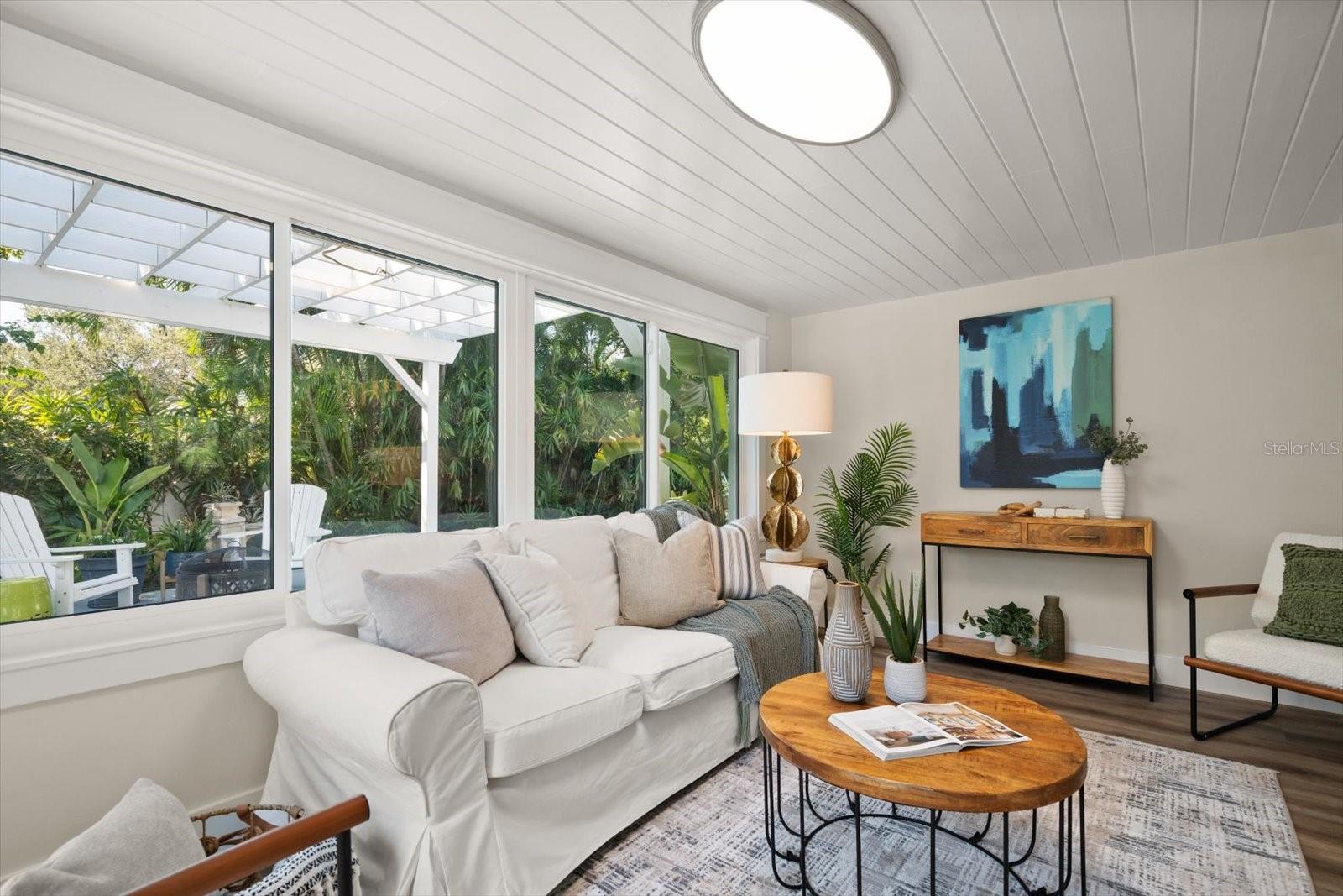 Image 16 of 48 For 503 Poinsettia Road