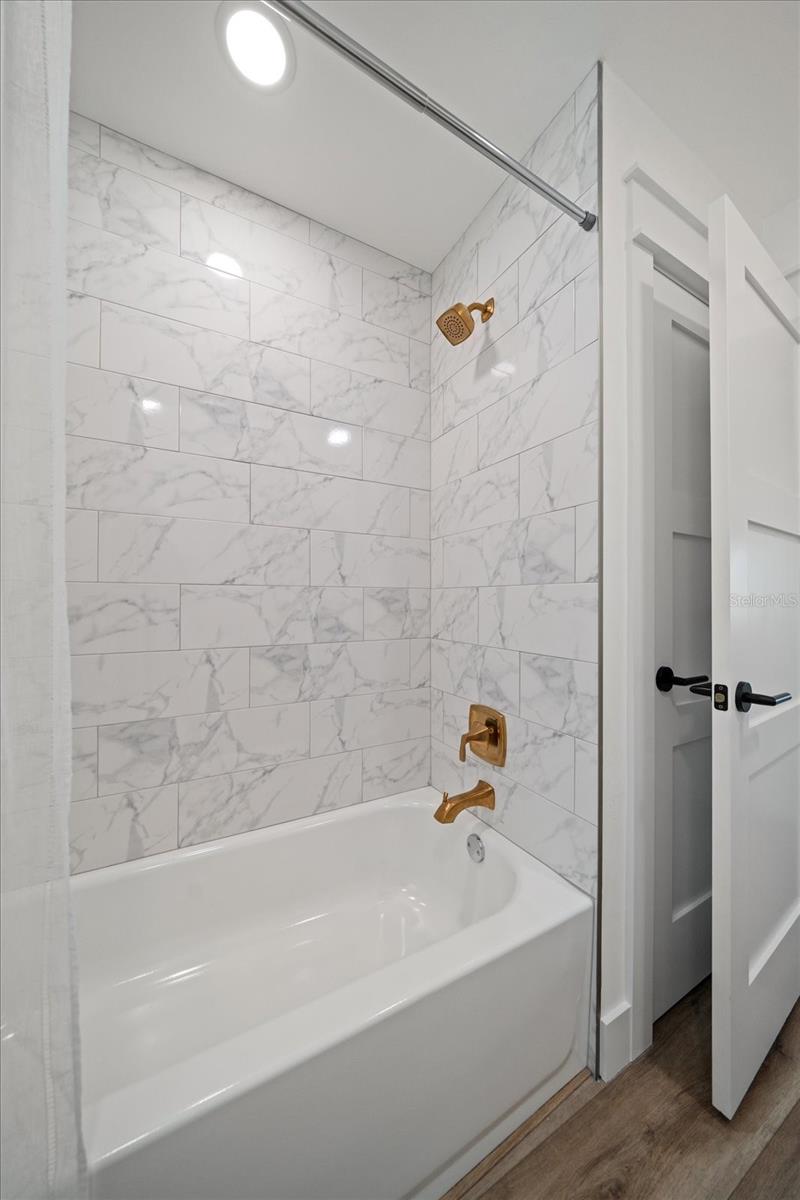 Image 35 of 48 For 503 Poinsettia Road