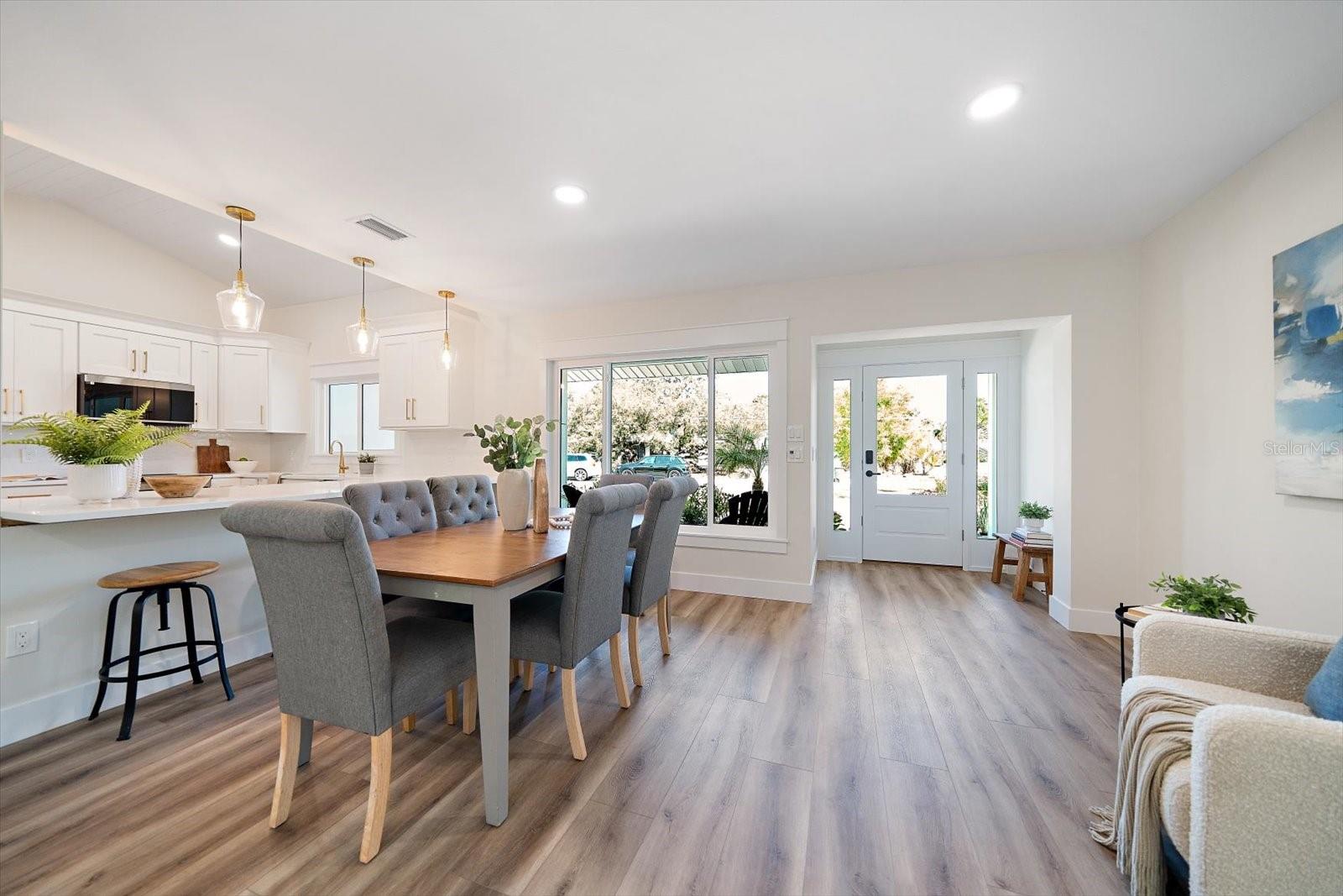 Image 7 of 48 For 503 Poinsettia Road