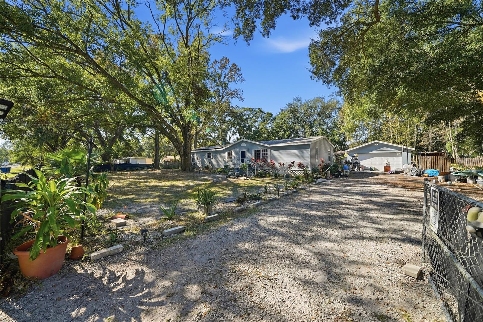 Listing photo id 8 for 6705 Applewood Drive