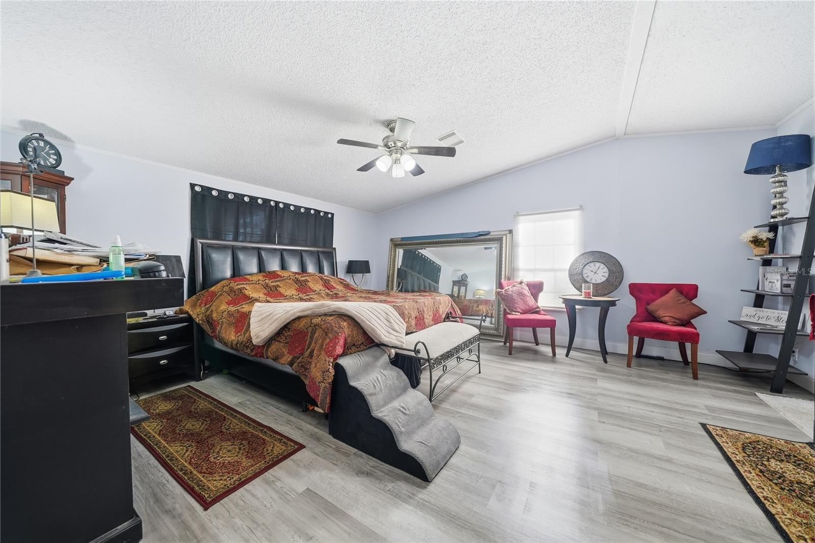 Listing photo id 26 for 6705 Applewood Drive