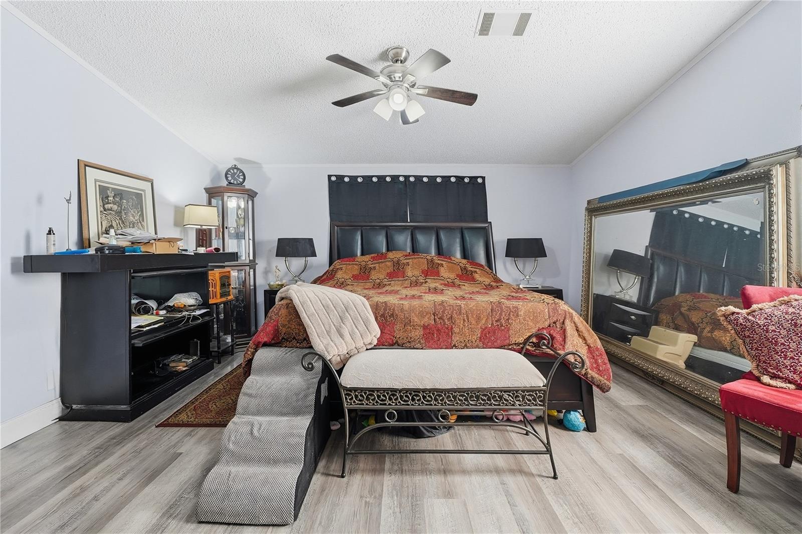 Listing photo id 27 for 6705 Applewood Drive