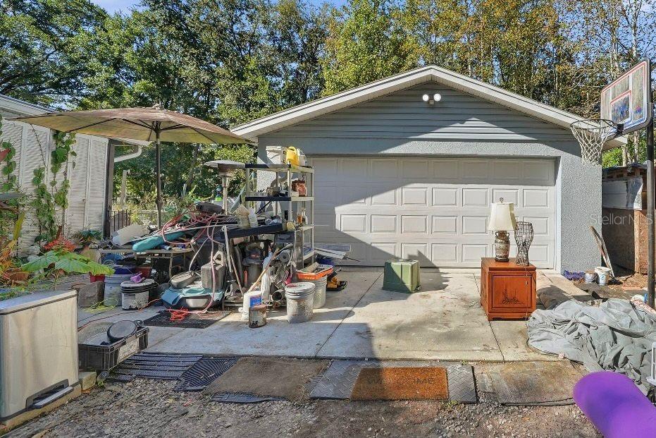 Listing photo id 33 for 6705 Applewood Drive