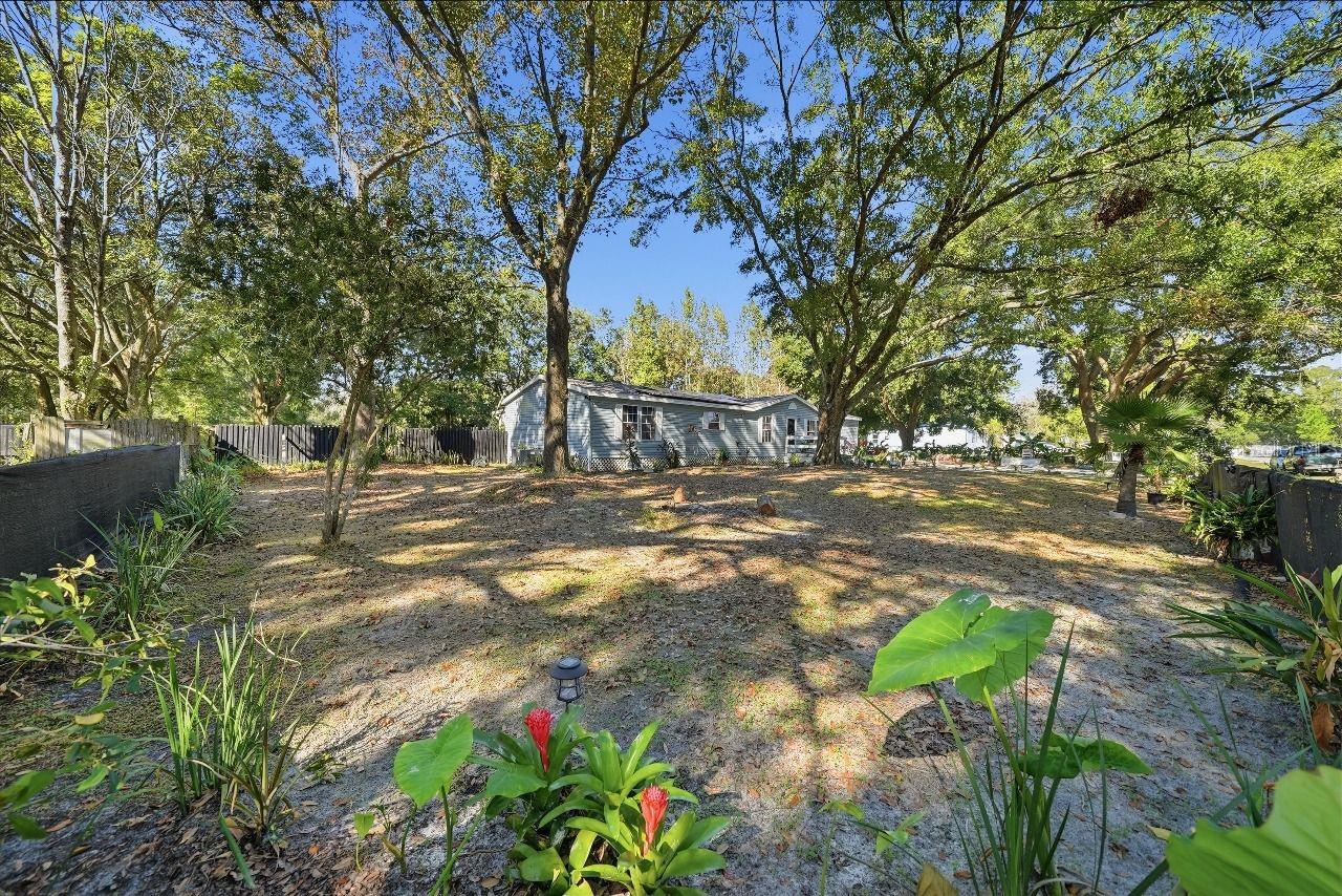 Listing photo id 34 for 6705 Applewood Drive