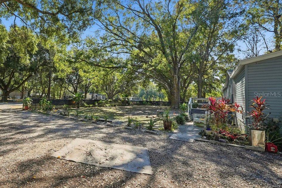 Listing photo id 36 for 6705 Applewood Drive