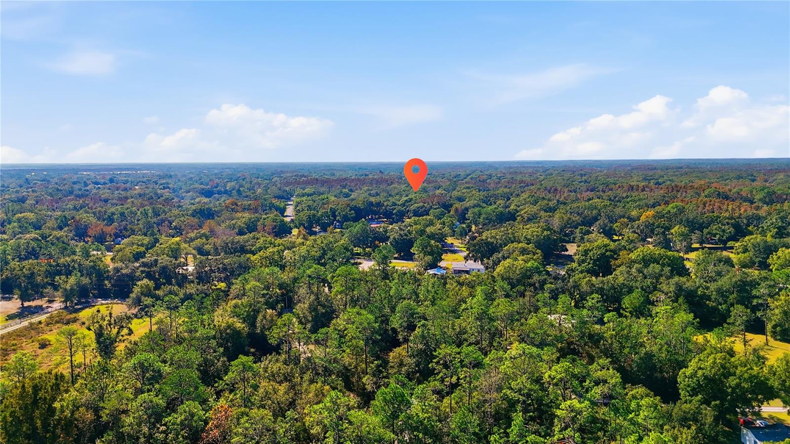 Listing photo id 3 for 6705 Applewood Drive