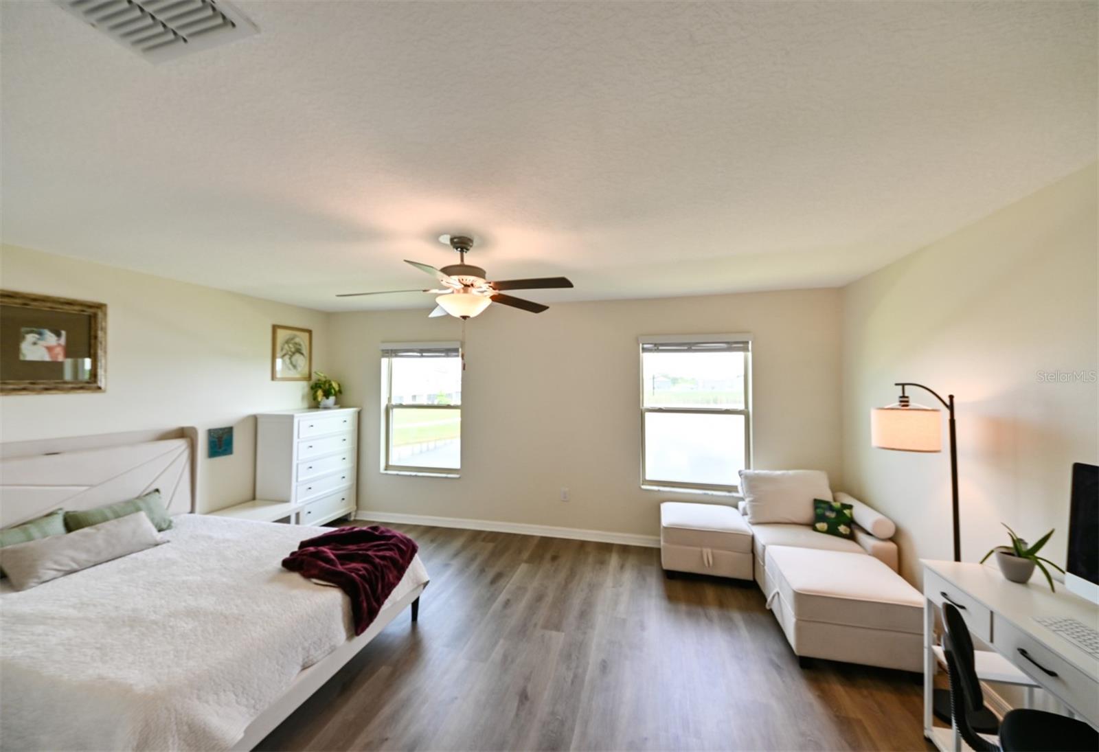 Image 13 of 43 For 736 Royal Empress Drive