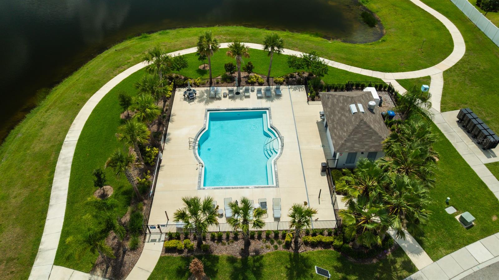 Image 38 of 43 For 736 Royal Empress Drive