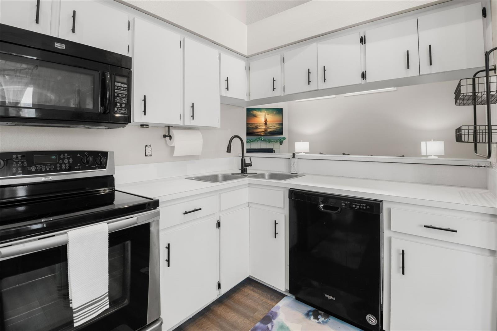 Image 12 of 39 For 656 Lake Dexter Circle