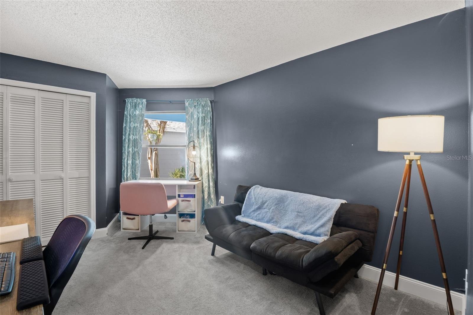 Image 23 of 39 For 656 Lake Dexter Circle