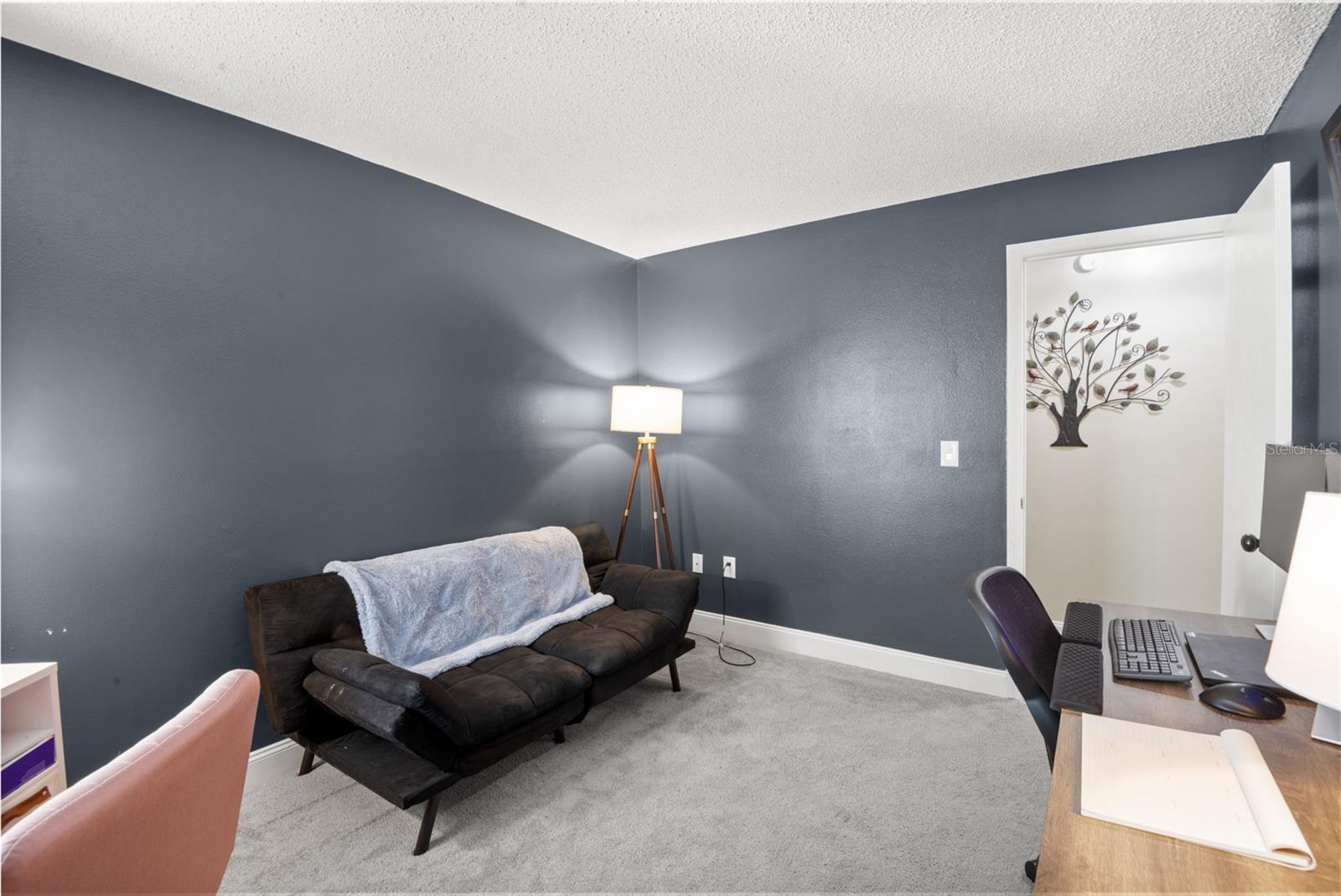 Image 24 of 39 For 656 Lake Dexter Circle