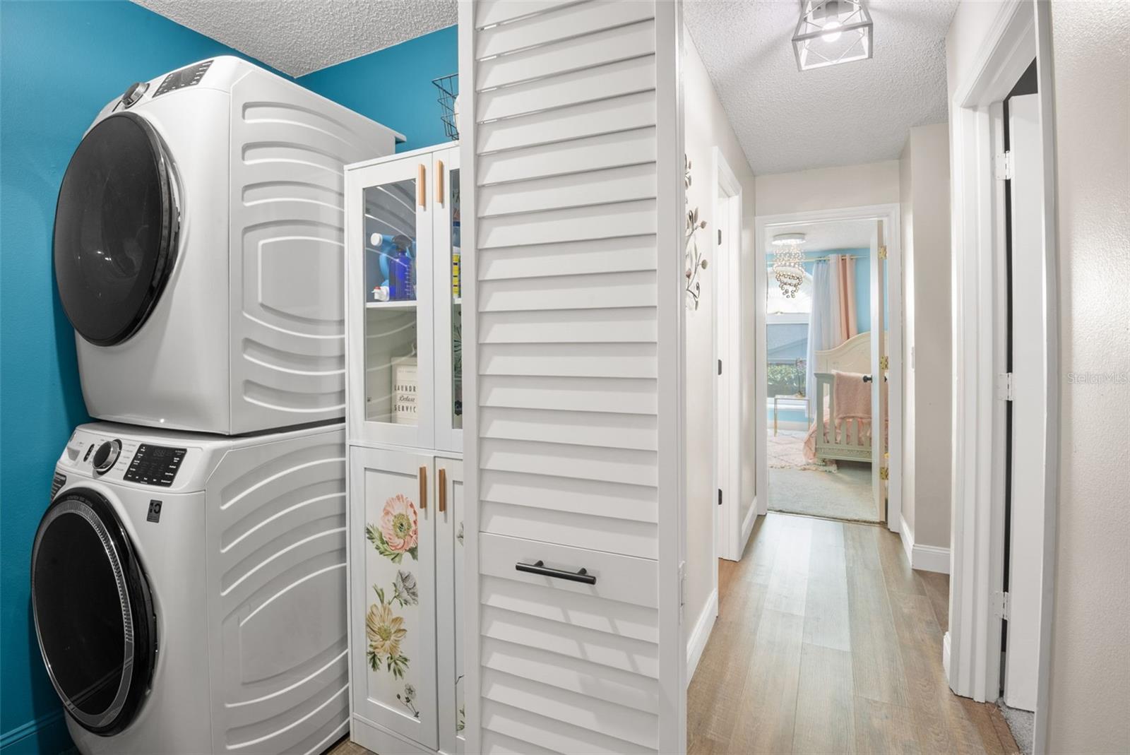 Image 31 of 39 For 656 Lake Dexter Circle