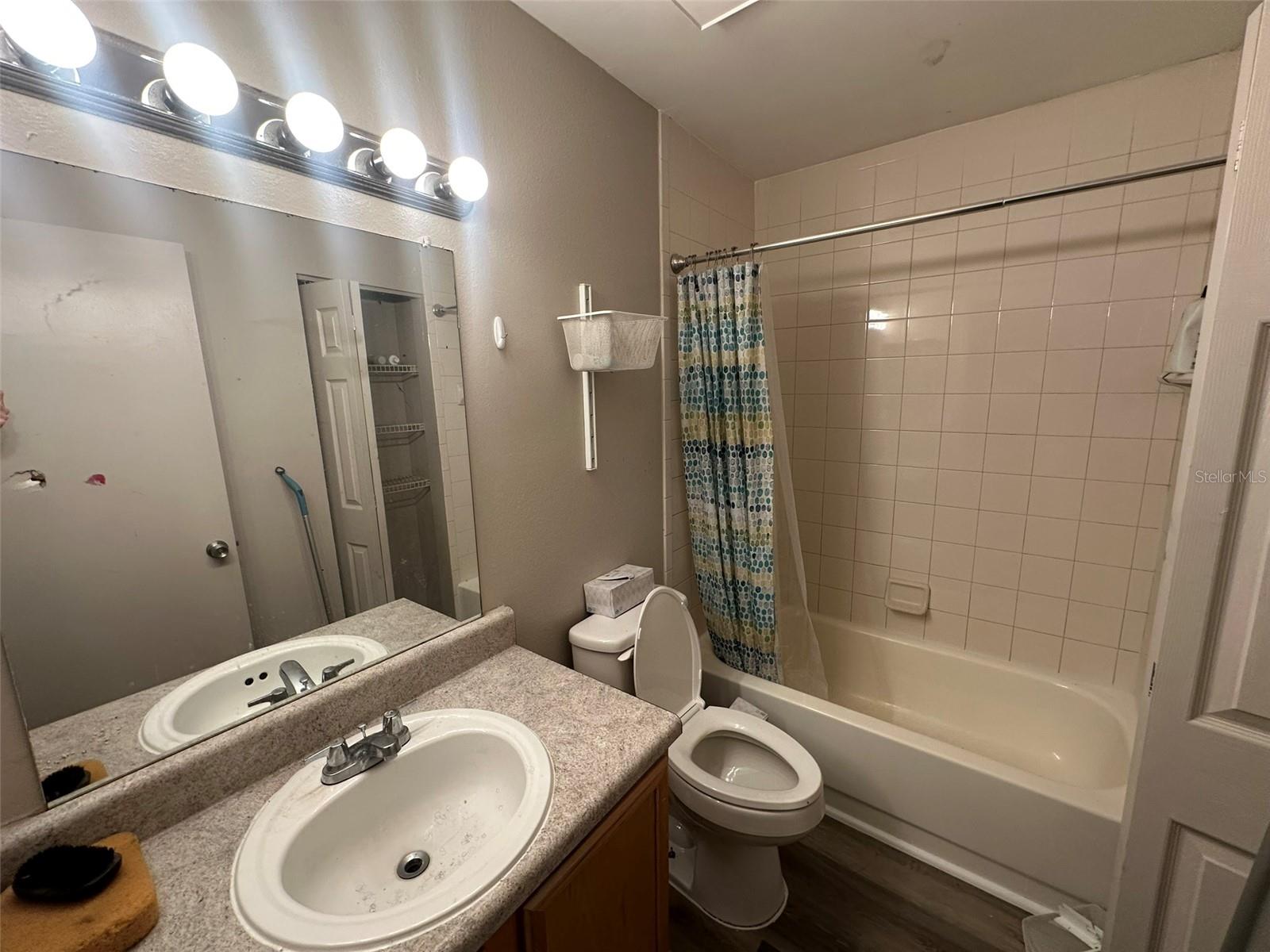 Listing photo id 17 for 5112 Sunridge Palms Drive