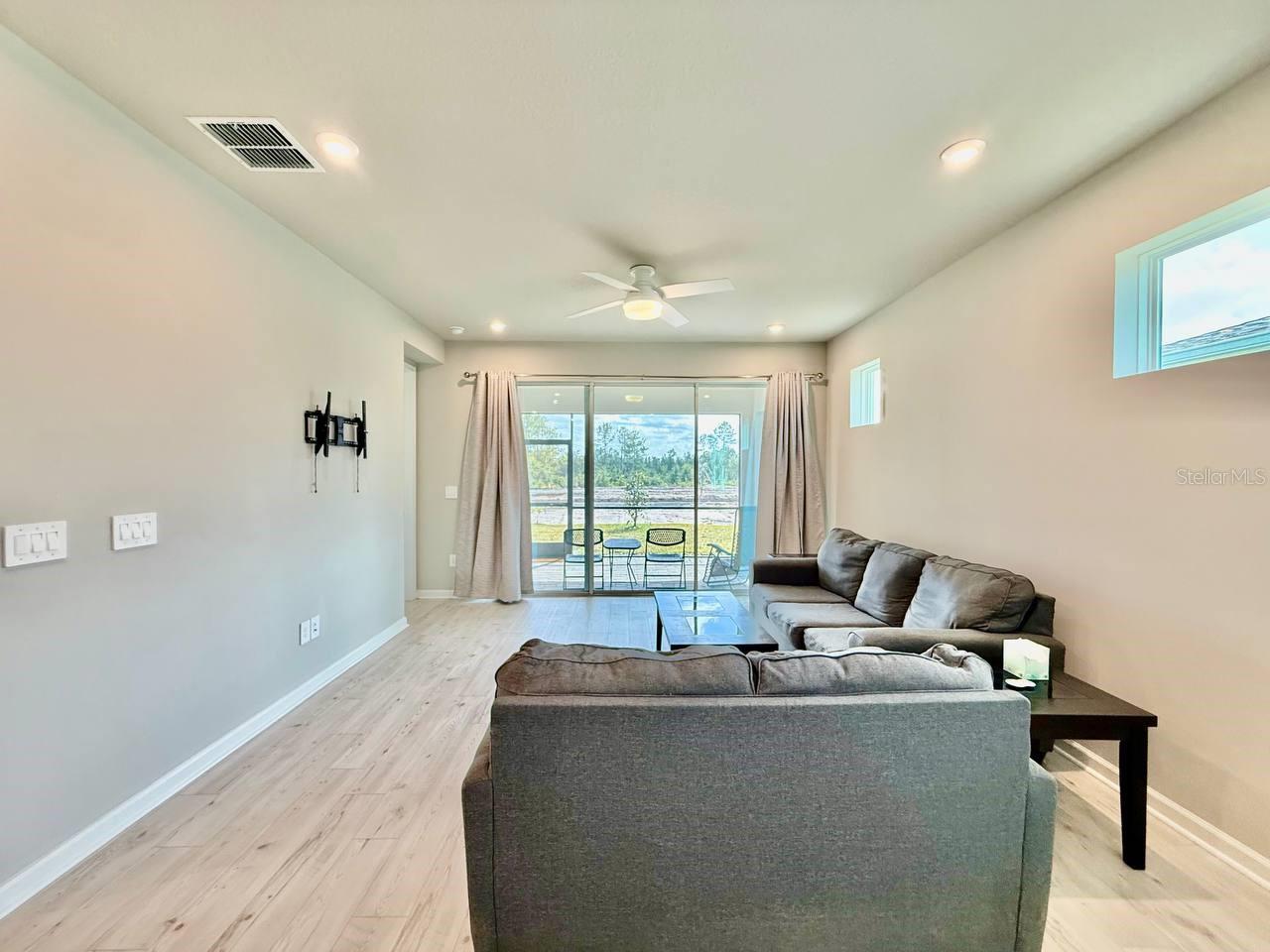 Image 15 of 36 For 6044 Timberdale Avenue